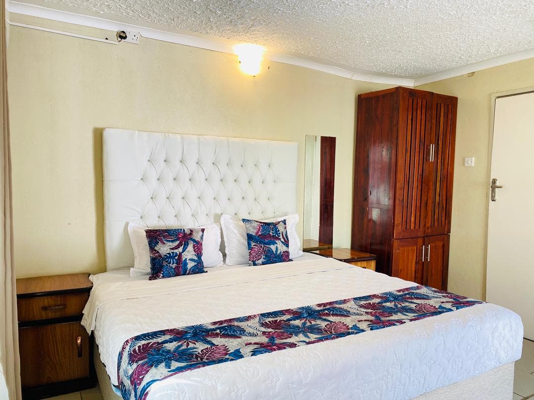 Self-contained image 3