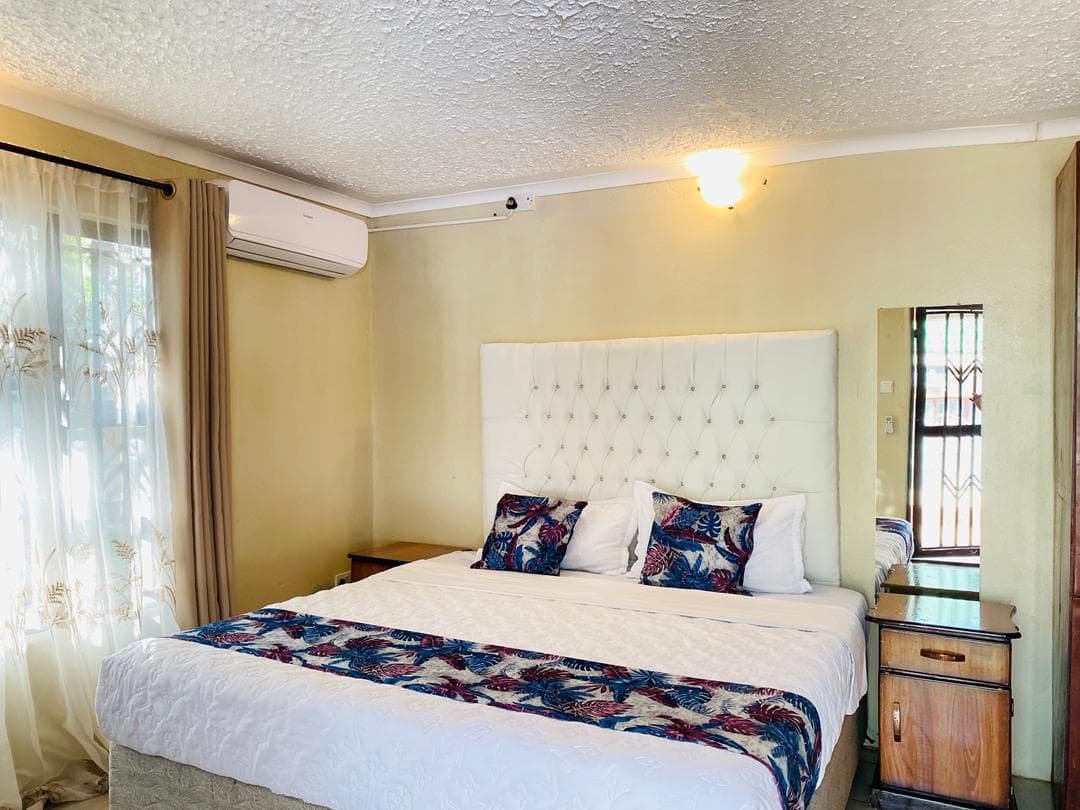 Self-contained image 1