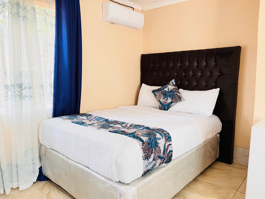 Standard En-suite Room image 13