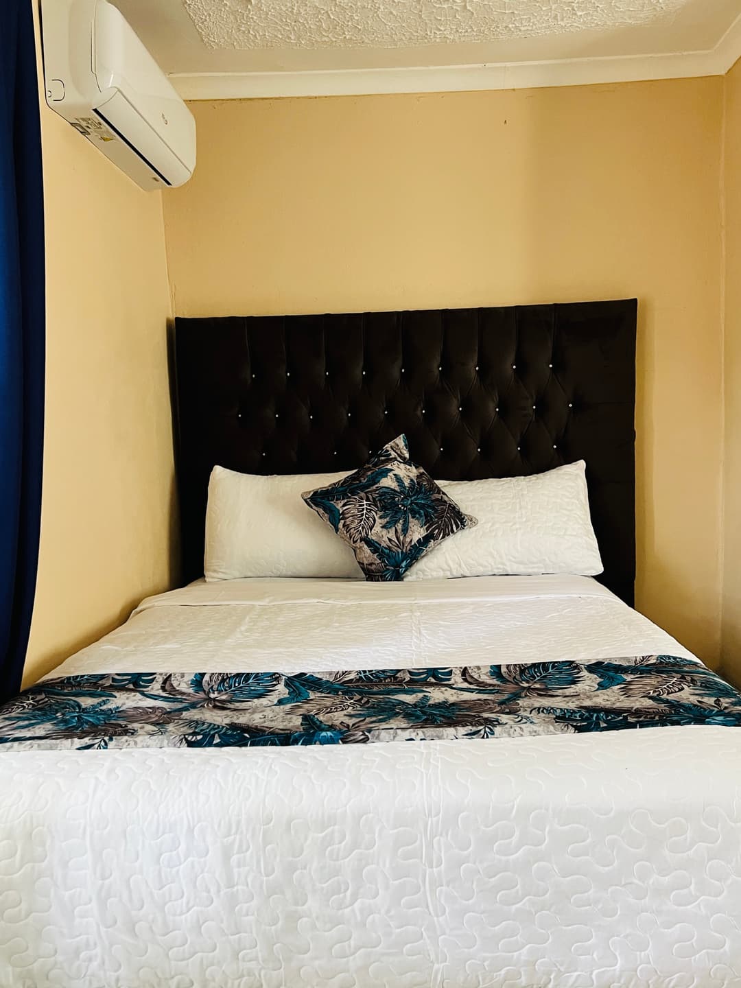 Standard En-suite Room image 17